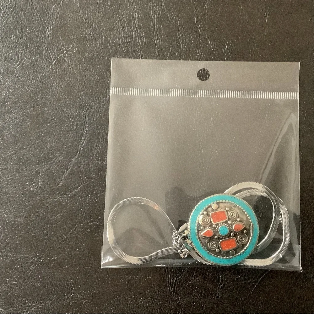 Boho Western Chic Turquoise and Orange Medallion Pendant Necklace. NWT - Picture 3 of 6